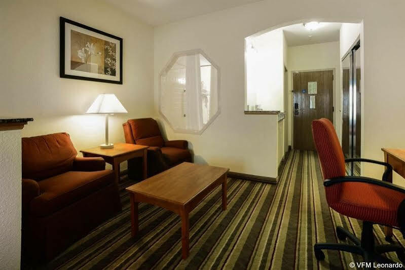 Hotel Baymont By Wyndham Marion Exterior foto